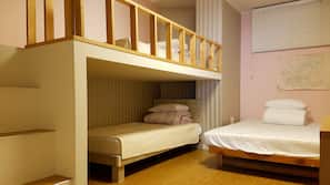 Premium bedding, desk, iron/ironing board, free WiFi