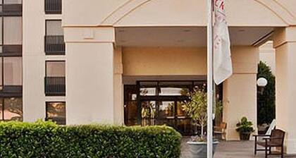 Akaza Hotel Richmond
