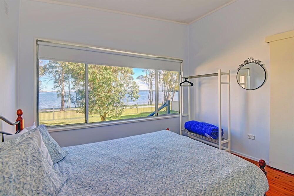 Lake Edge Cottage