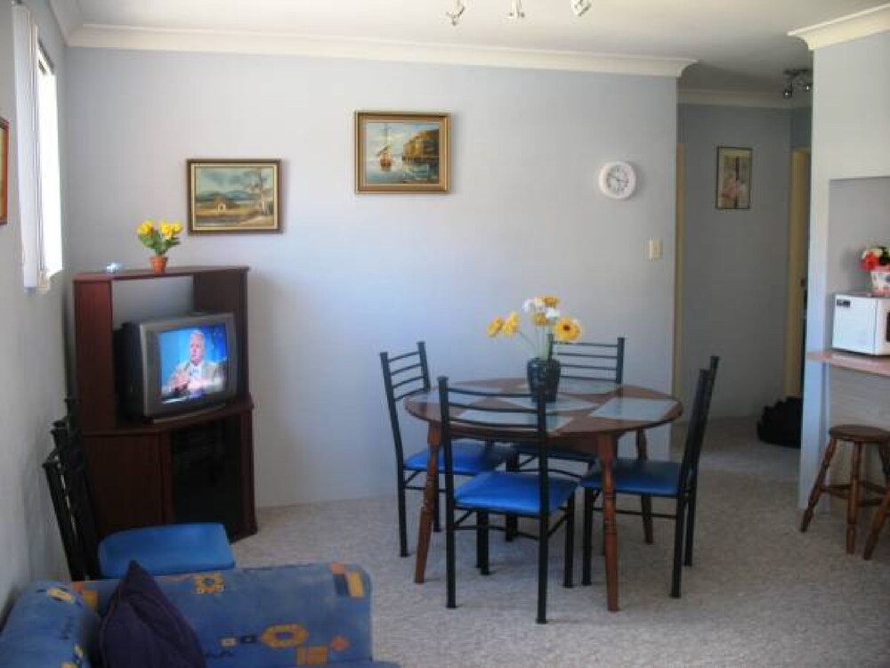Pacific Court 8