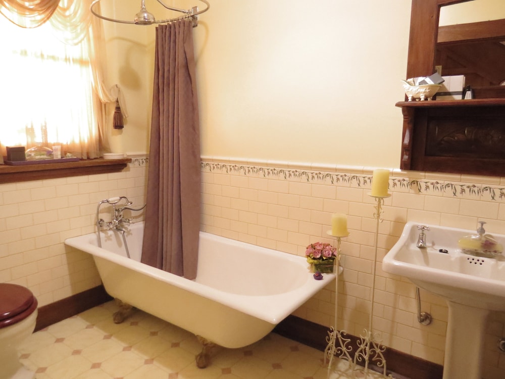 Mourilyan House Deals & Reviews (Hamilton, AUS) Wotif