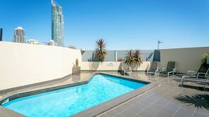 2 piscines extérieures