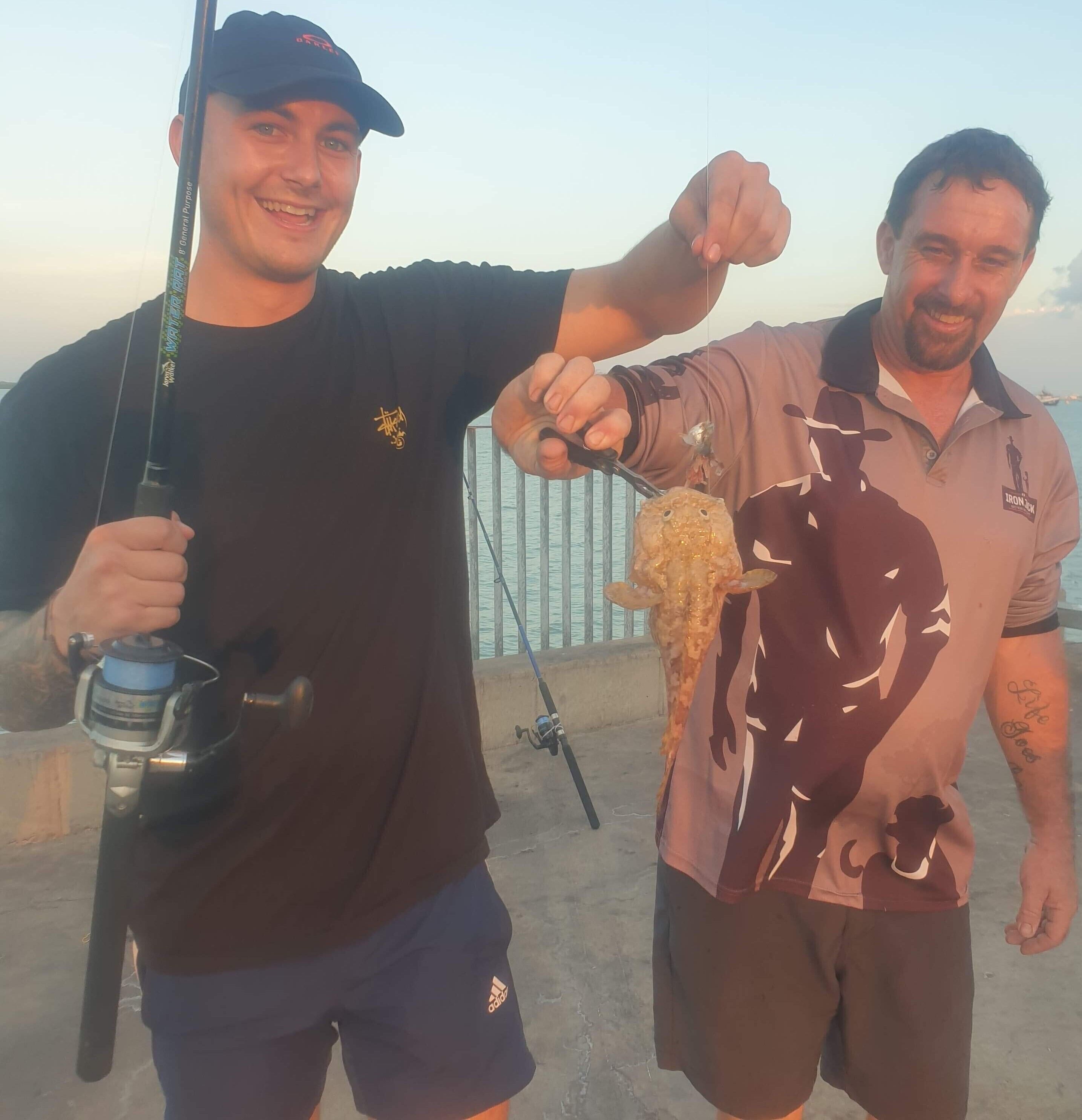 Youth Shack Backpackers - Hostel