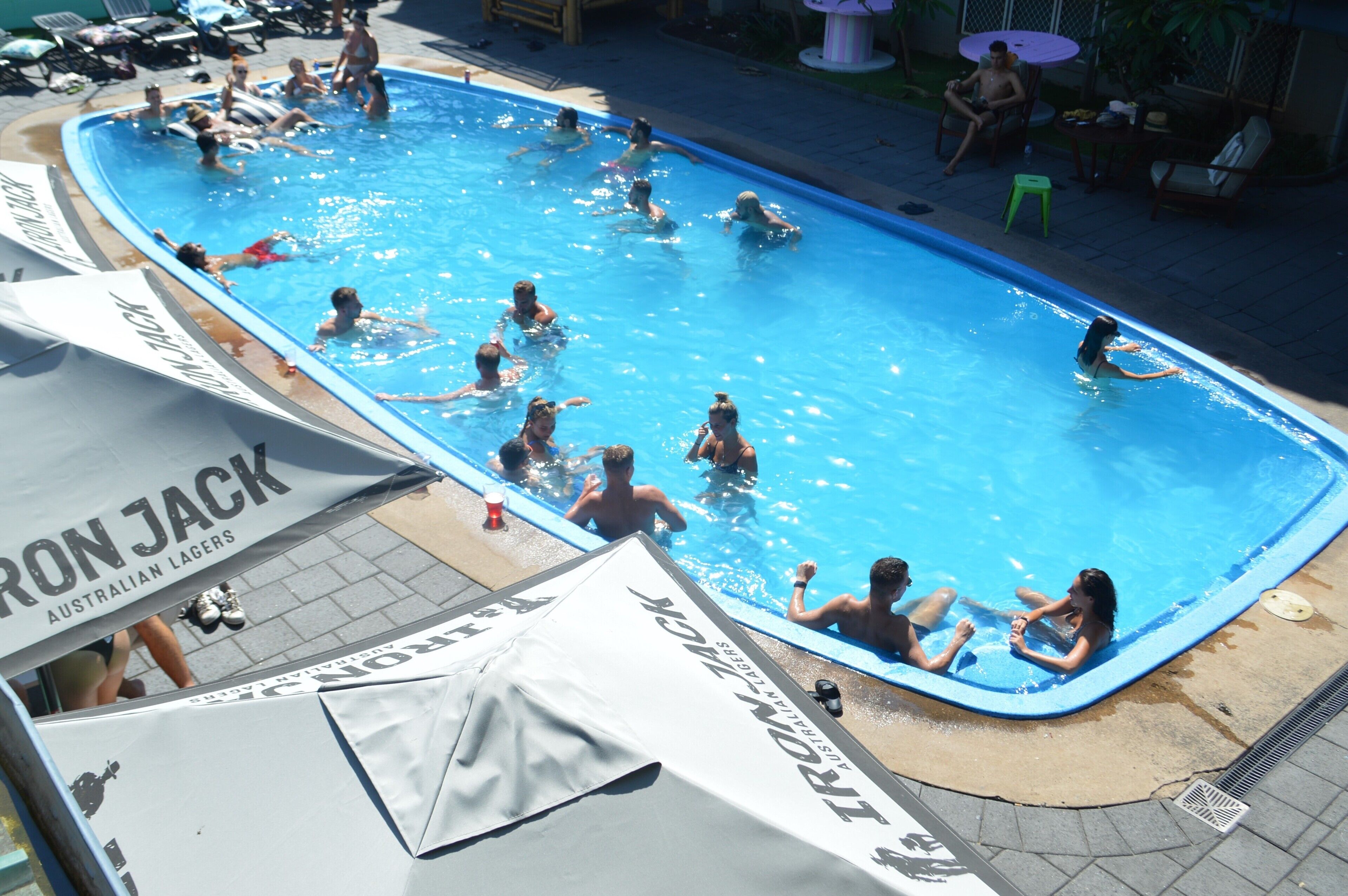 Youth Shack Backpackers - Hostel