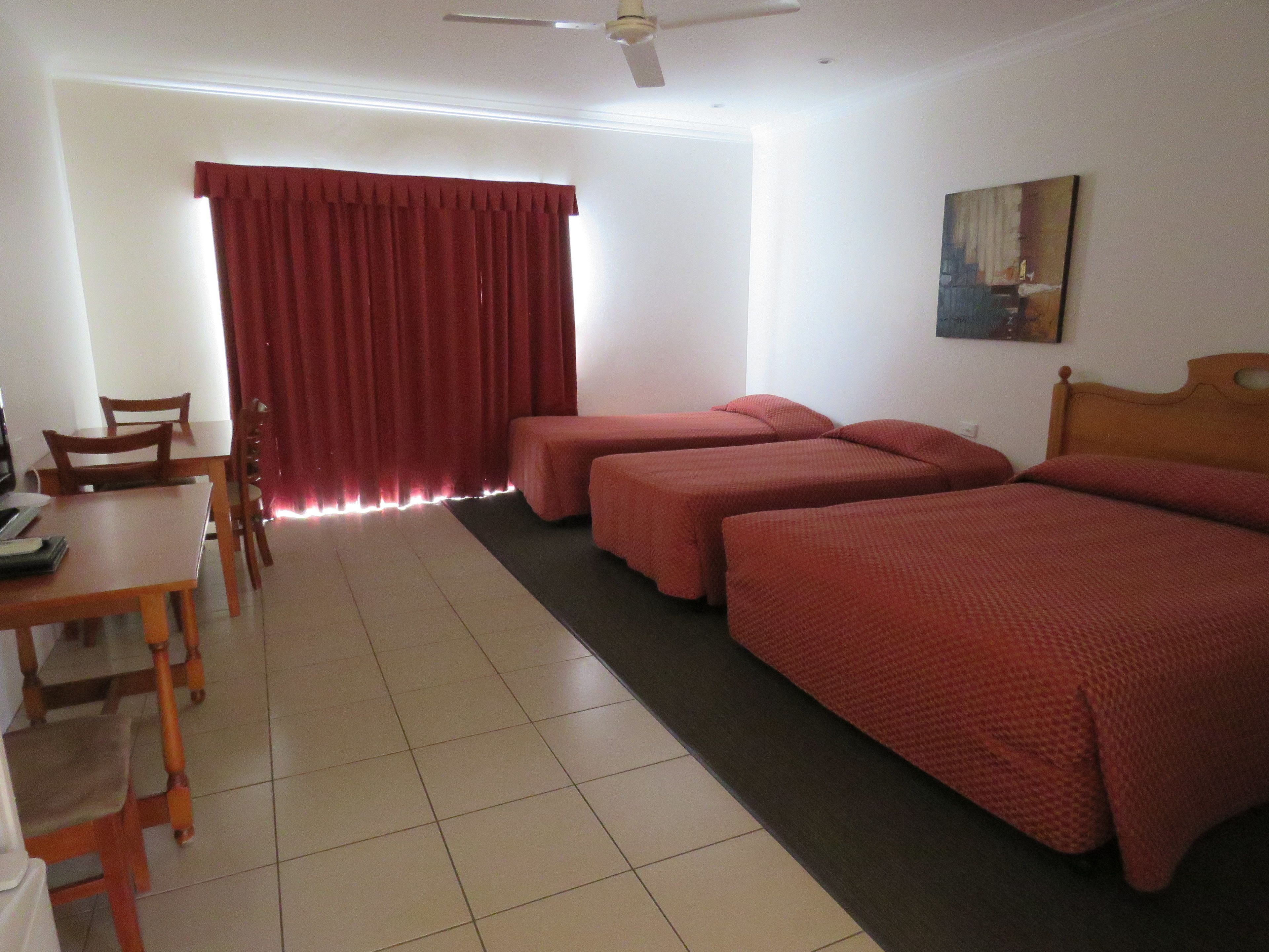 Emerald Gardens Motel & Apartments