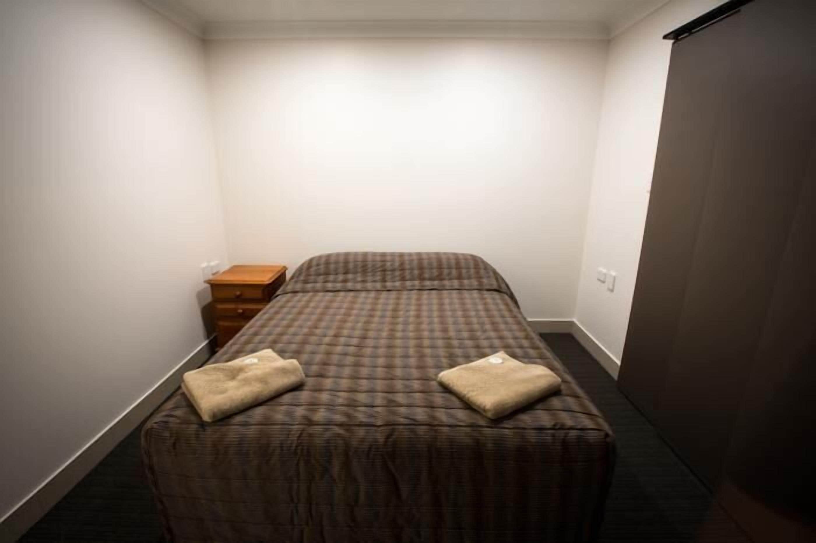 Emerald Gardens Motel & Apartments