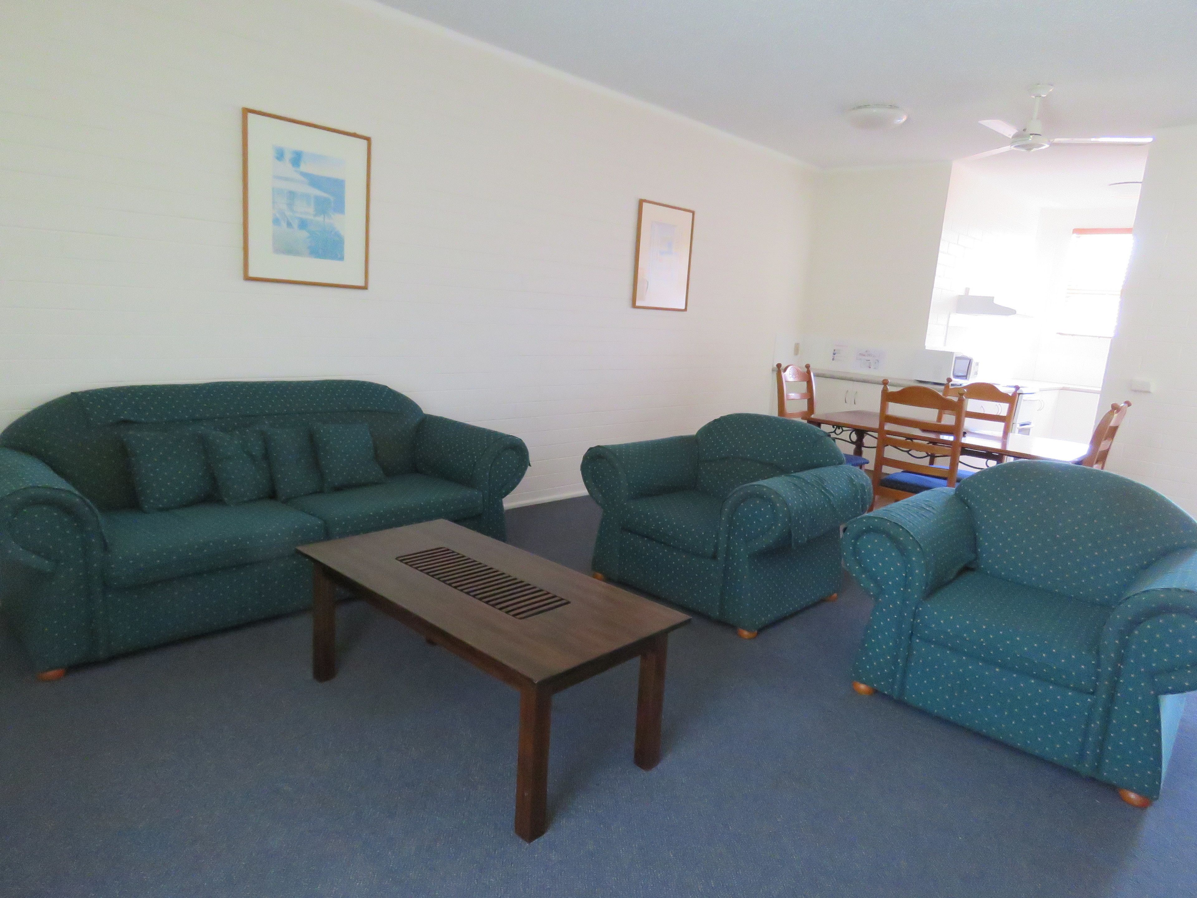 Emerald Gardens Motel & Apartments