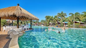 2 outdoor pools