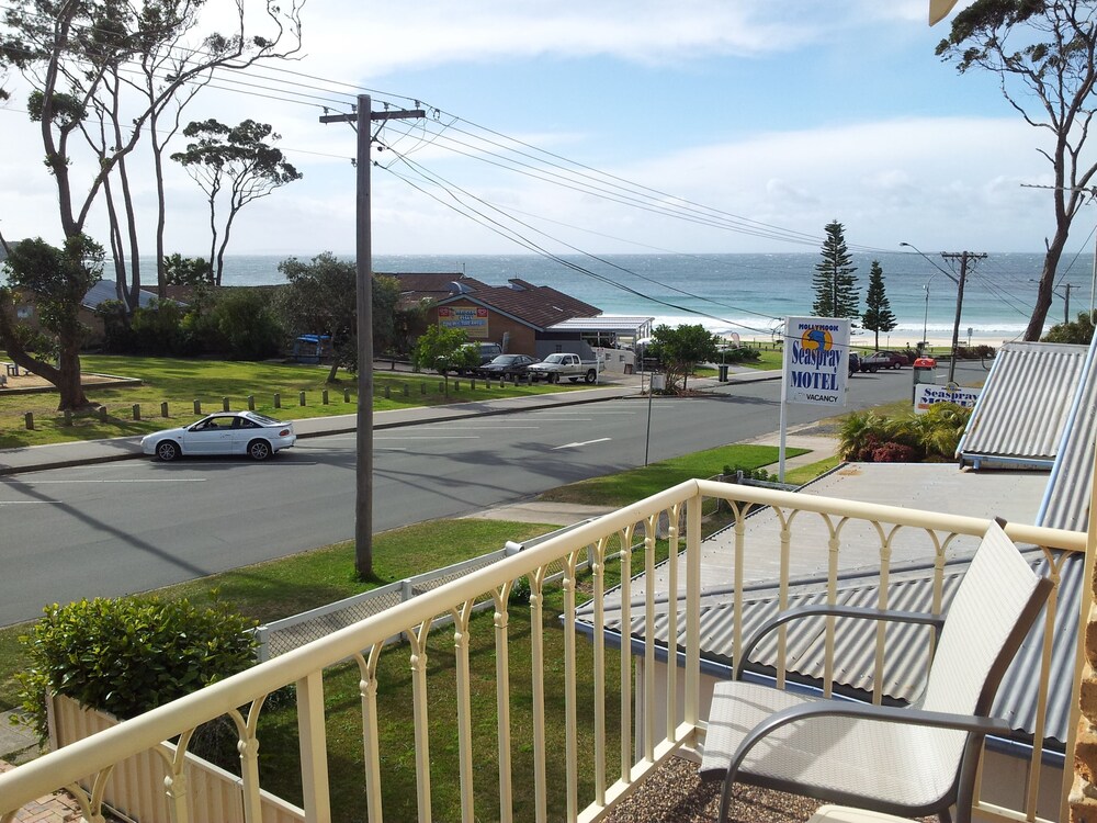 Mollymook Surfbeach Motel and Apartments