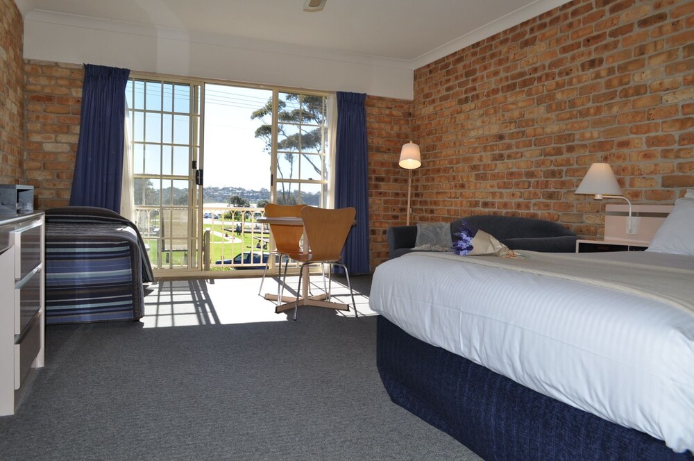 Mollymook Surfbeach Motel and Apartments