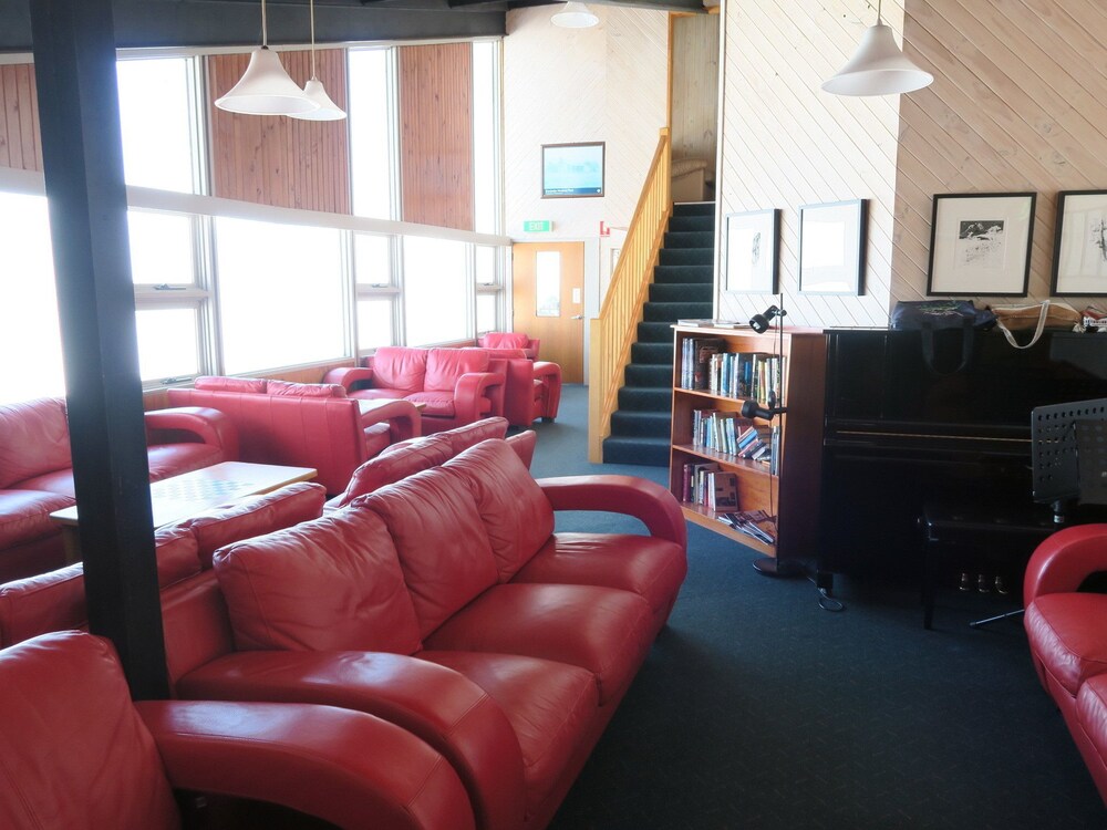 Sundeck Hotel