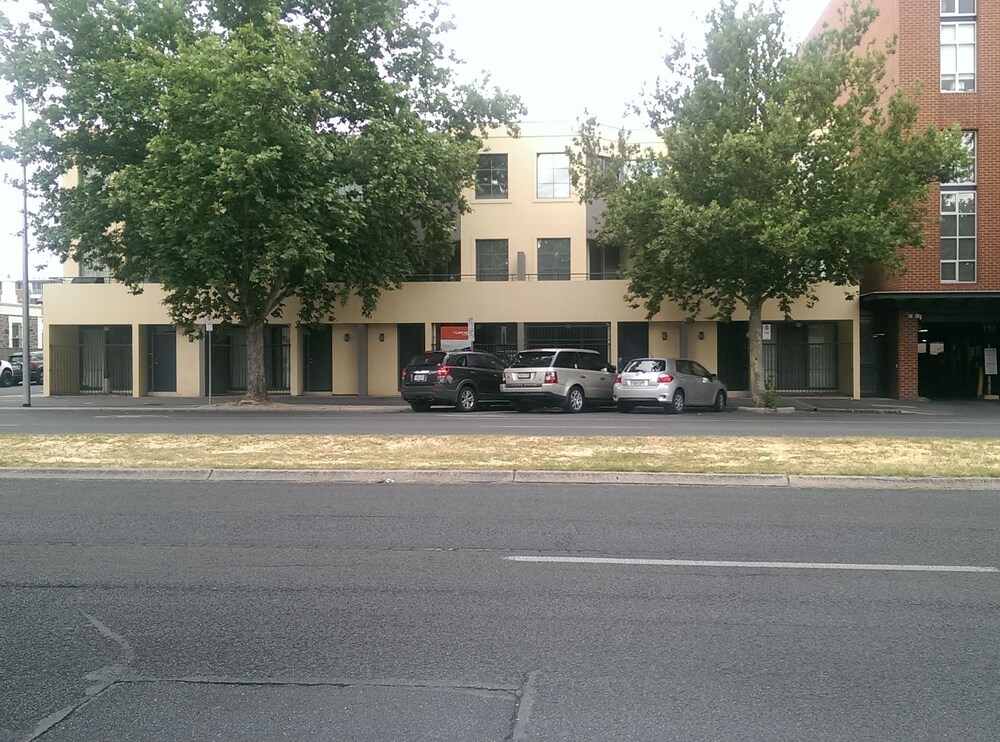 Rnr Serviced Apartments Adelaide-Wakefield