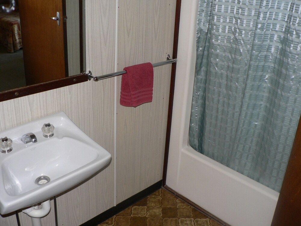 Bathroom, Yarrawonga Mulwala Golf Club Resort