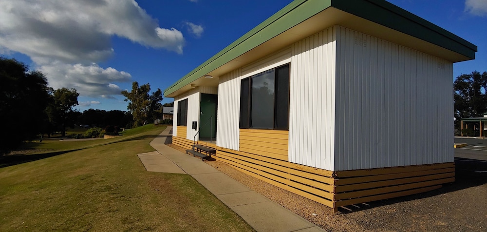 Exterior, Yarrawonga Mulwala Golf Club Resort