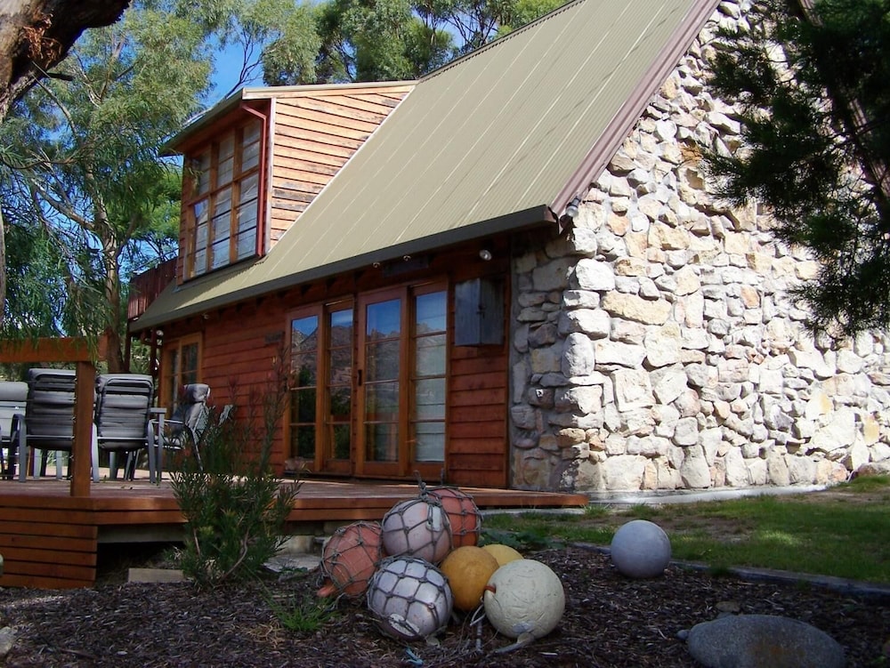 81 On Freycinet