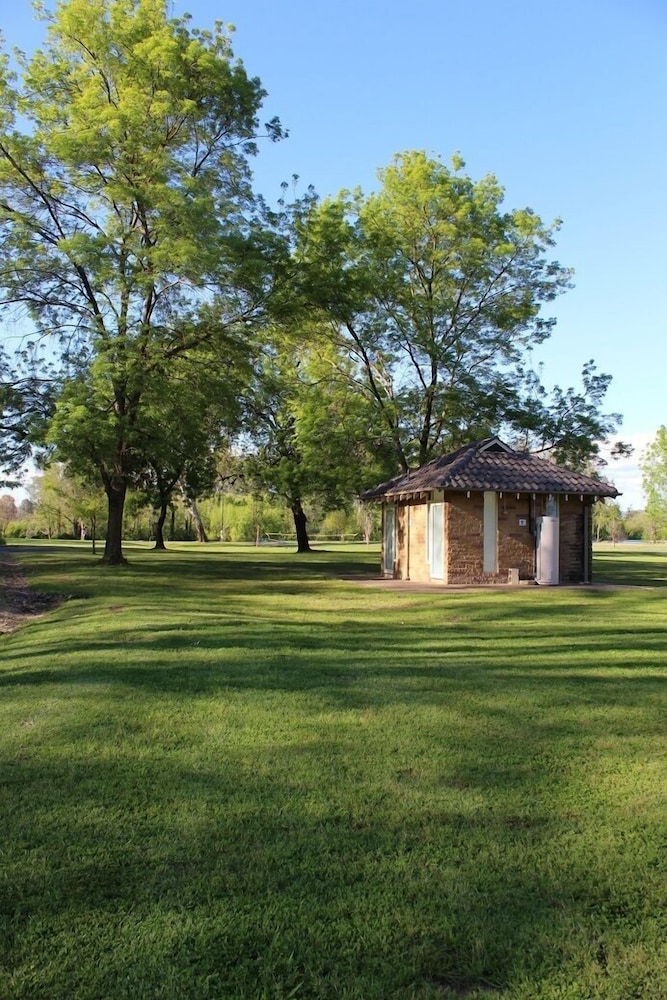 Riverglade Caravan Park
