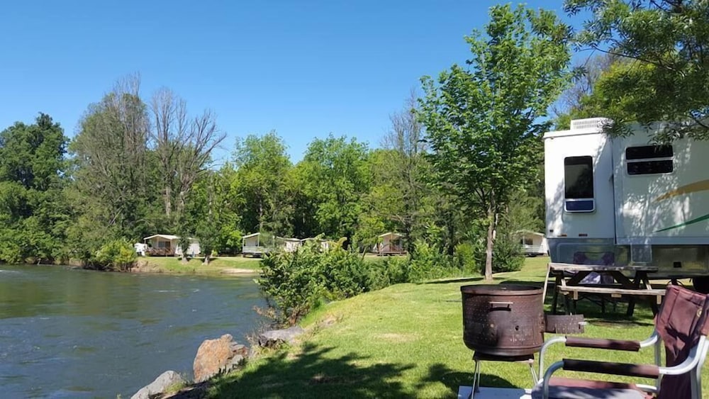 Riverglade Caravan Park