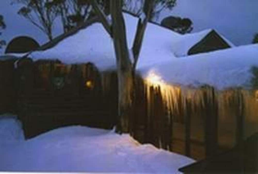 Currawong Lodge