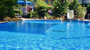 Outdoor pool, sun loungers