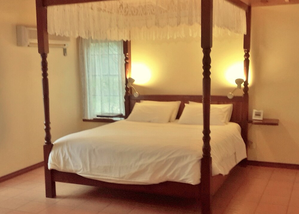 Interior detail, Heatherlie Cottages Halls Gap