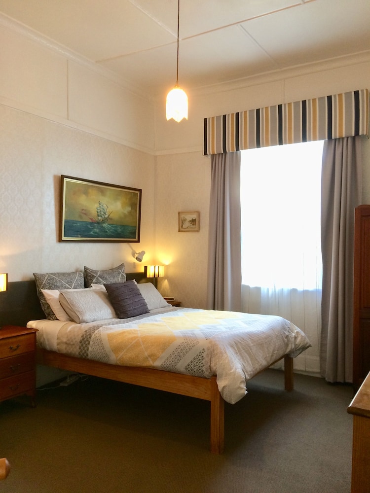Strahan Wilderness Lodge