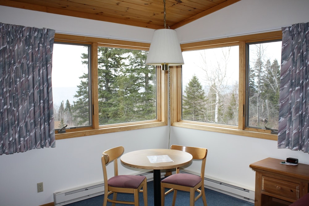 Superior Ridge Resort Motel in Schroeder, United States