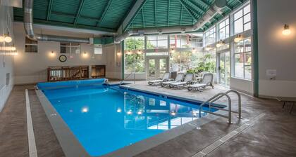 Gibsons Garden Hotel