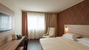 Hypo-allergenic bedding, in-room safe, desk, soundproofing
