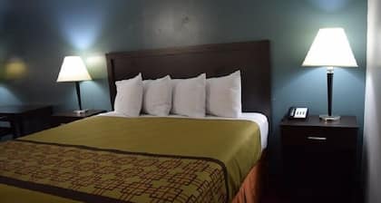 Snelling Motel