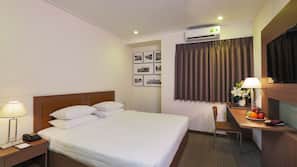 Minibar, in-room safe, free WiFi