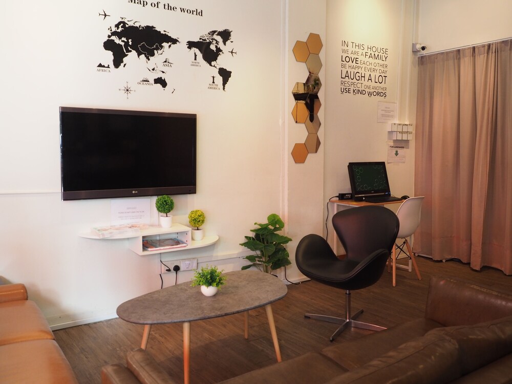 Pillow Talk Hostel Singapore 2018 Reviews Hotel Booking Featured Image