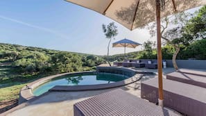 12 outdoor pools