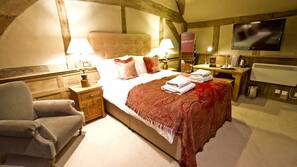 Premium bedding, individually decorated, individually furnished, desk
