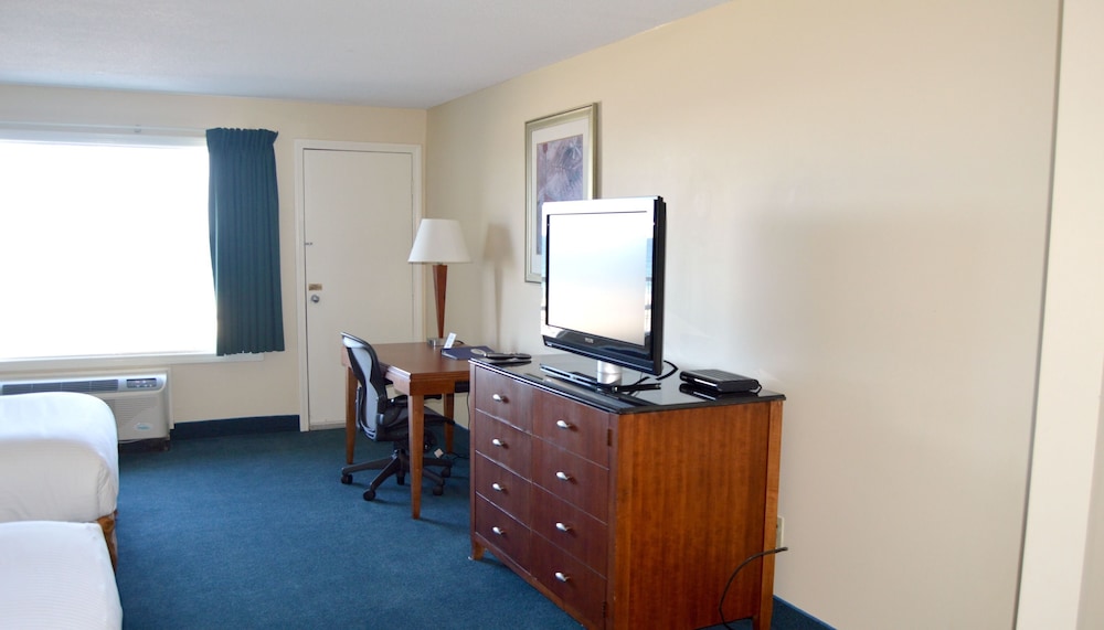 Hampton House Hotel in Hampton Best Rates & Deals on Orbitz