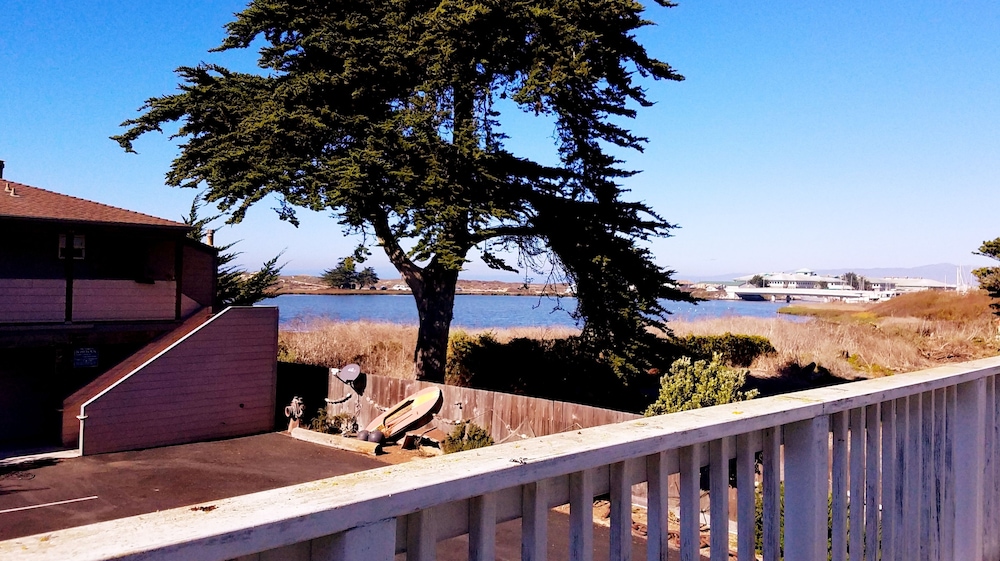 Captain's Inn at Moss Landing in Moss Landing Best Rates & Deals on