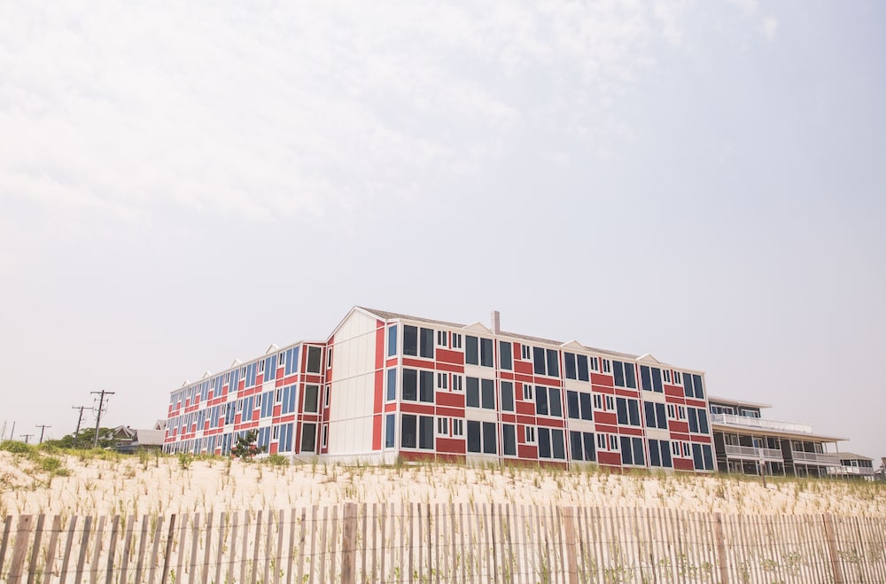 Surf Club Oceanfront Hotel