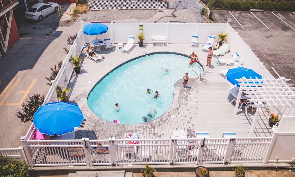 Outdoor pool, Surf Club Oceanfront Hotel