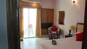1 bedroom, premium bedding, minibar, in-room safe