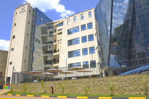 55 Nairobi Hotels With A Jacuzzi Or Hot Tub In Room - 