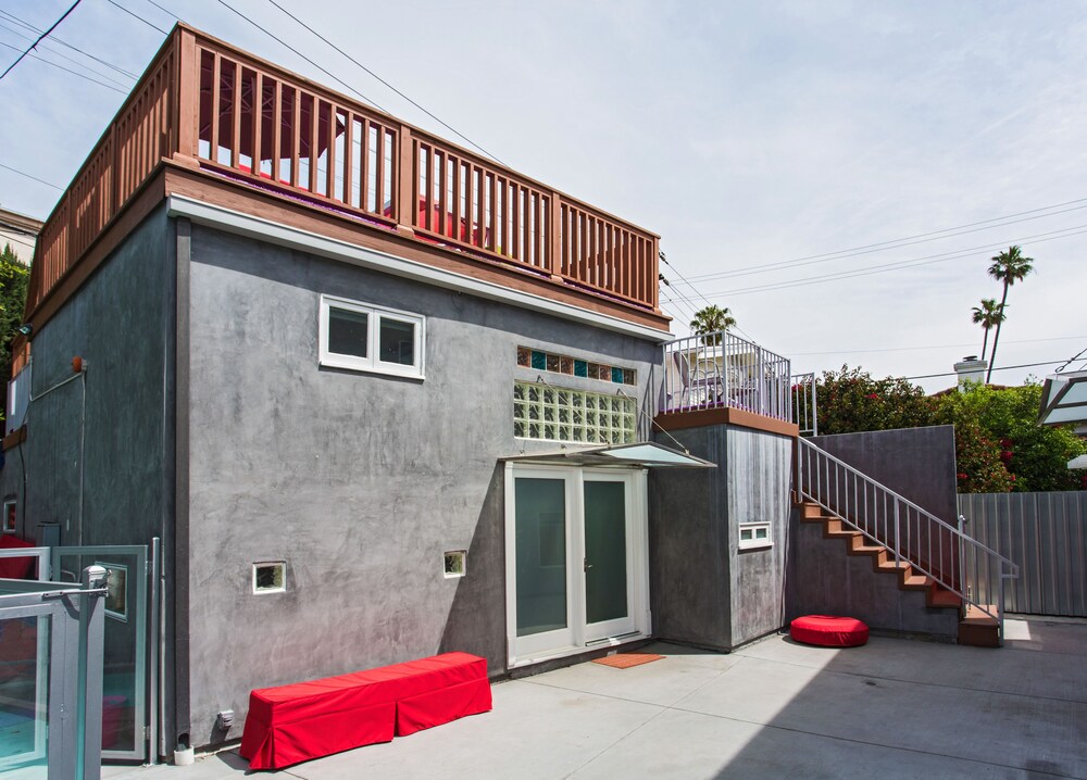 modern guest house futuristic beverly hills modern guesthouse 35 out of 50 sundeck featured image interior entrance guesthouse 2018 room prices deals reviews modern guest house futuristic beverly hills modern guesthouse 35 out of 50 sundeck featured image interior entrance guesthouse 2018 room prices deals reviews