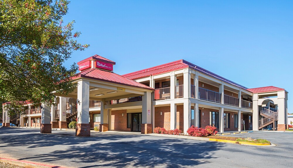 Red Roof Inn Suites Scottsboro In Scottsboro Hotel Rates Reviews On Orbitz
