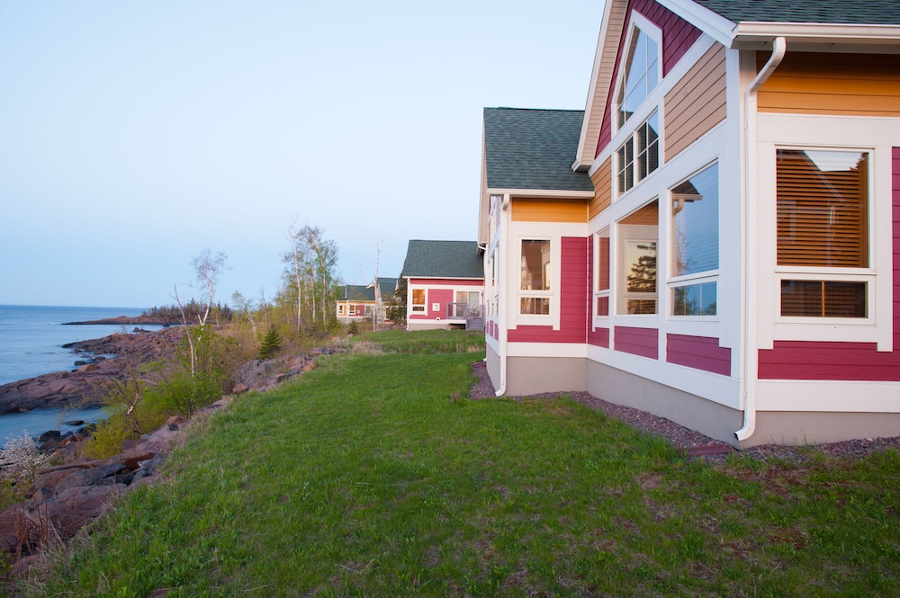 Cove Point Lodge in Beaver Bay Best Rates & Deals on Orbitz