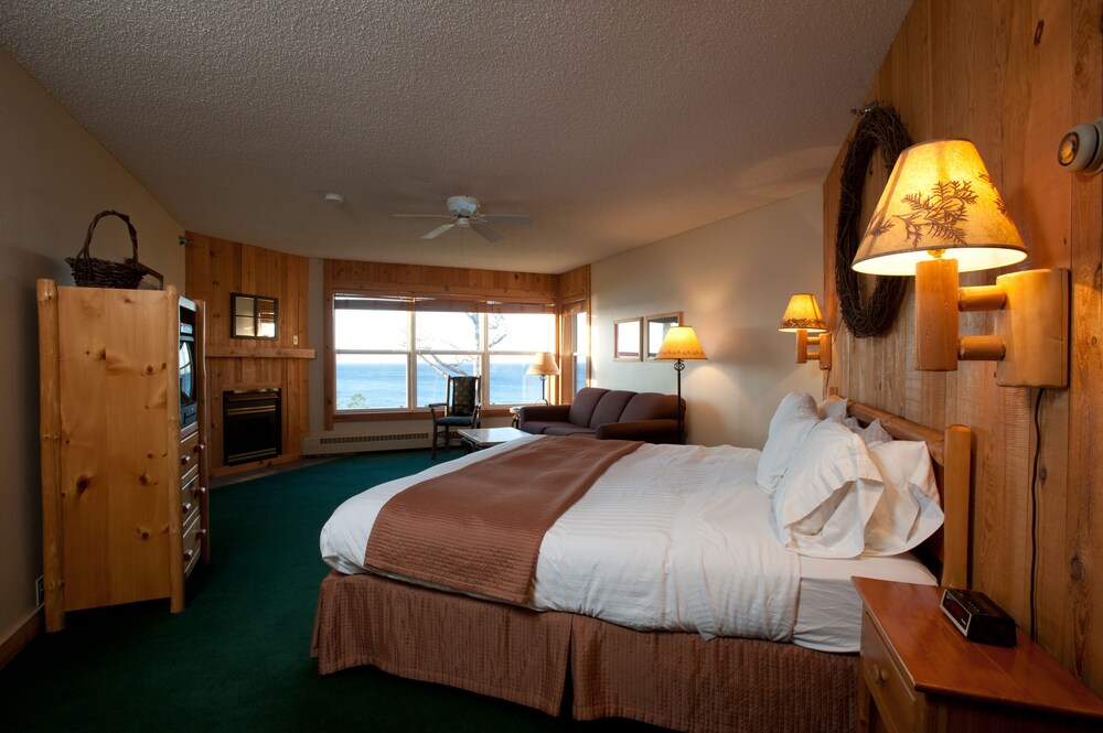 Cove Point Lodge 2018 Room Prices 139 Deals Reviews Expedia Street View Featured Image Guestroom