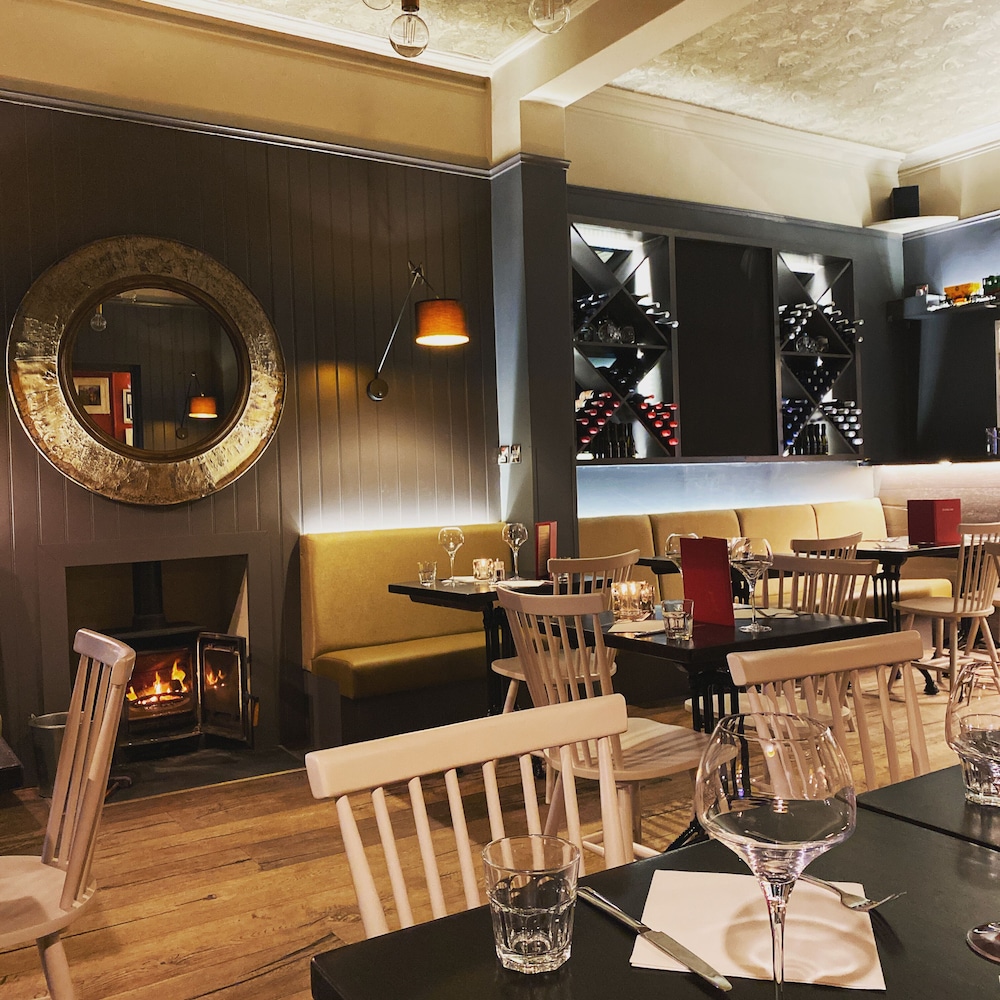 No.12 Hotel & Bistro