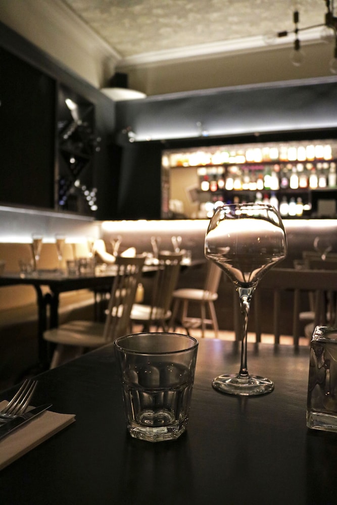 No.12 Hotel & Bistro