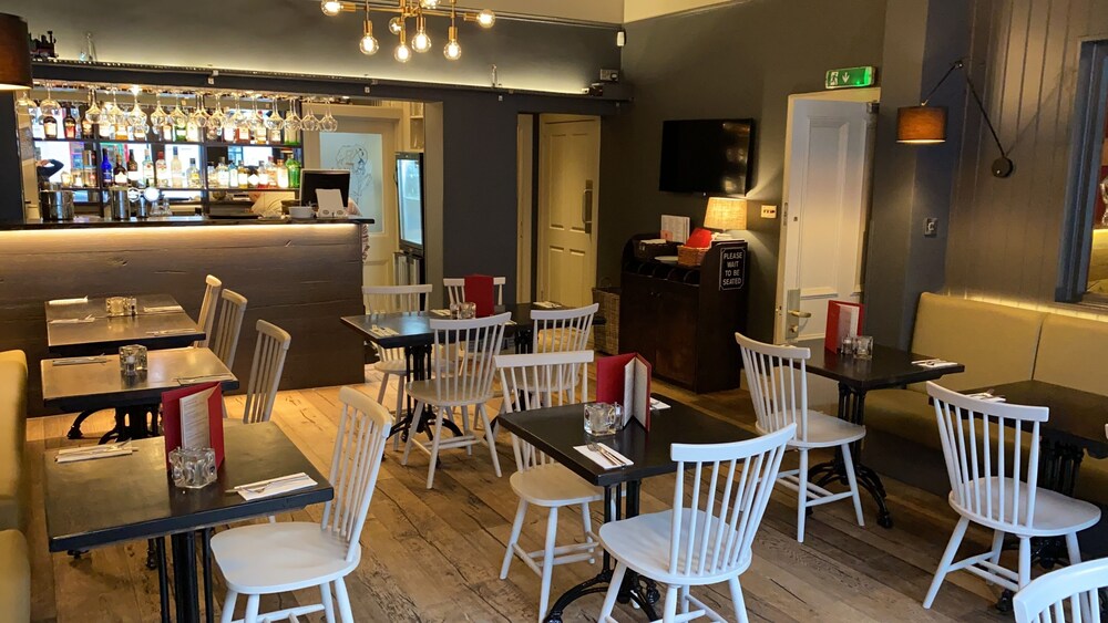 No.12 Hotel & Bistro