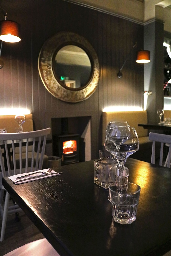 No.12 Hotel & Bistro