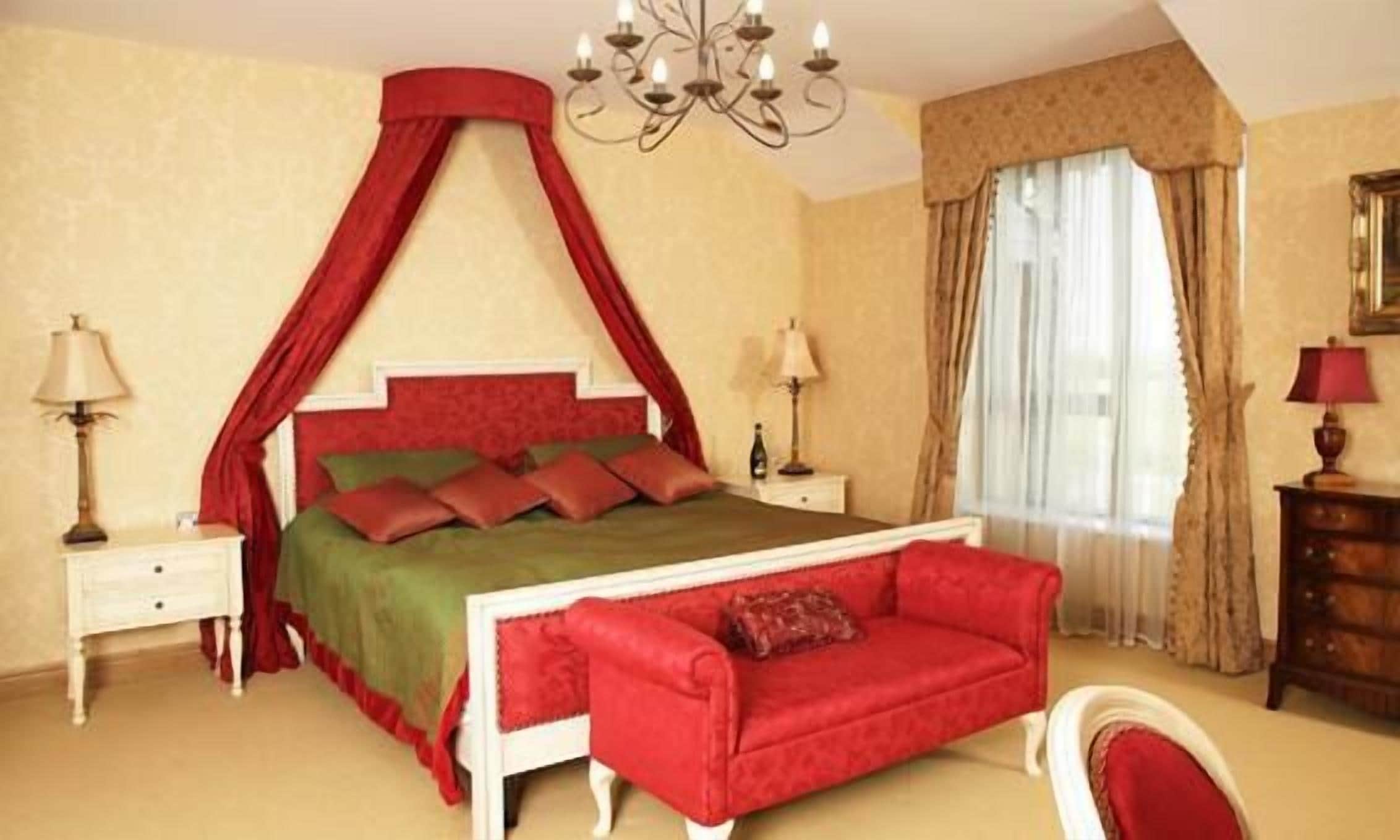 Kettles Country House Hotel in Swords, Ireland