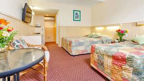 Desk, iron/ironing board, free WiFi, wheelchair access