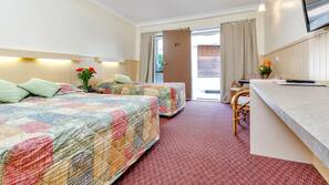 Desk, iron/ironing board, free WiFi, wheelchair access